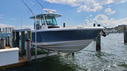 33' Boston Whaler 2023 Yacht For Sale